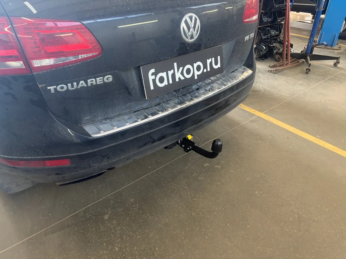 Фаркоп Berg для Volkswagen Touareg 2010-2018 F.5813.003 в Севастополь Фаркоп Berg для Volkswagen Touareg 2010-2018 F.5813.003 в Севастополь