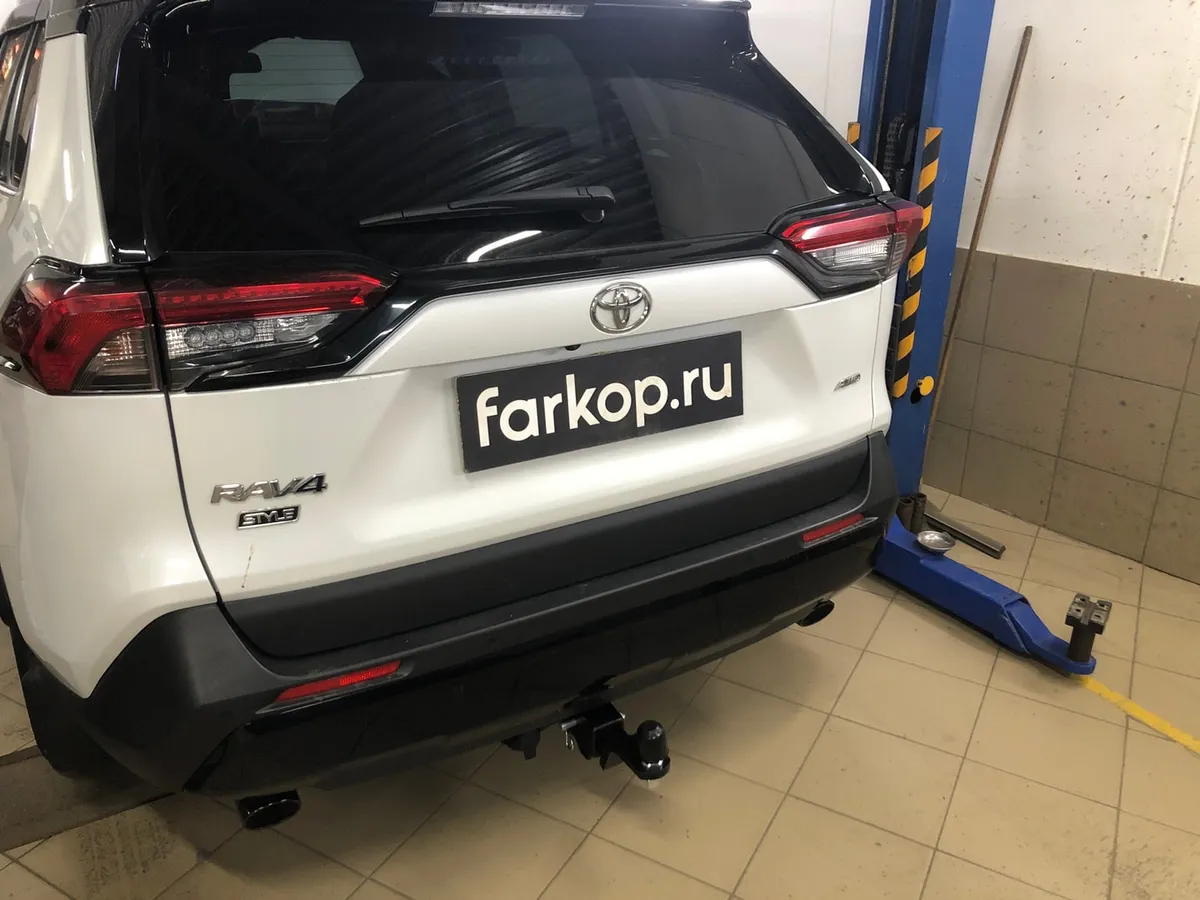 Фаркоп Berg для Toyota RAV4 2019- F.5717.002 в Севастополь Фаркоп Berg для Toyota RAV4 2019- F.5717.002 в Севастополь