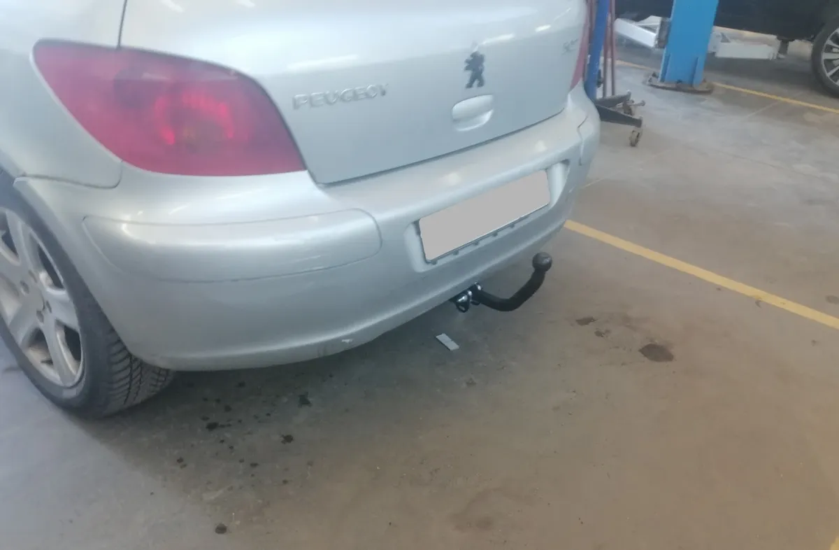 Фаркоп Лидер плюс для Peugeot 307 (хетчбек) 2001-2008 P106-A в Севастополь Фаркоп Лидер плюс для Peugeot 307 (хетчбек) 2001-2008 P106-A в Севастополь