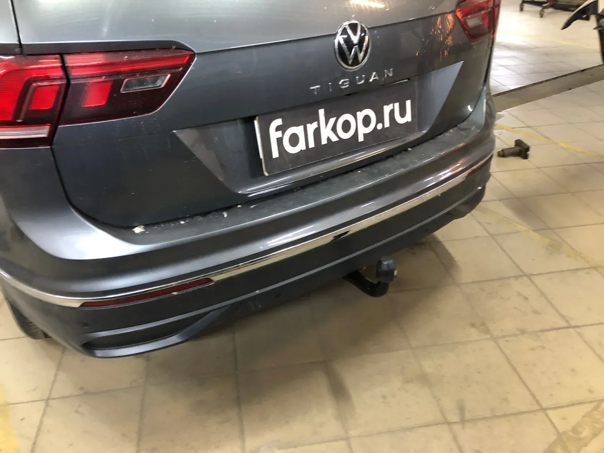 Фаркоп Galia для Volkswagen Tiguan 2017- V069V в Севастополь