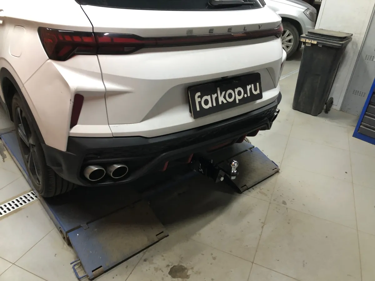 Фаркоп TowRus для Geely Coolray 2020- 299413 в Севастополь Фаркоп TowRus для Geely Coolray 2020- 299413 в Севастополь